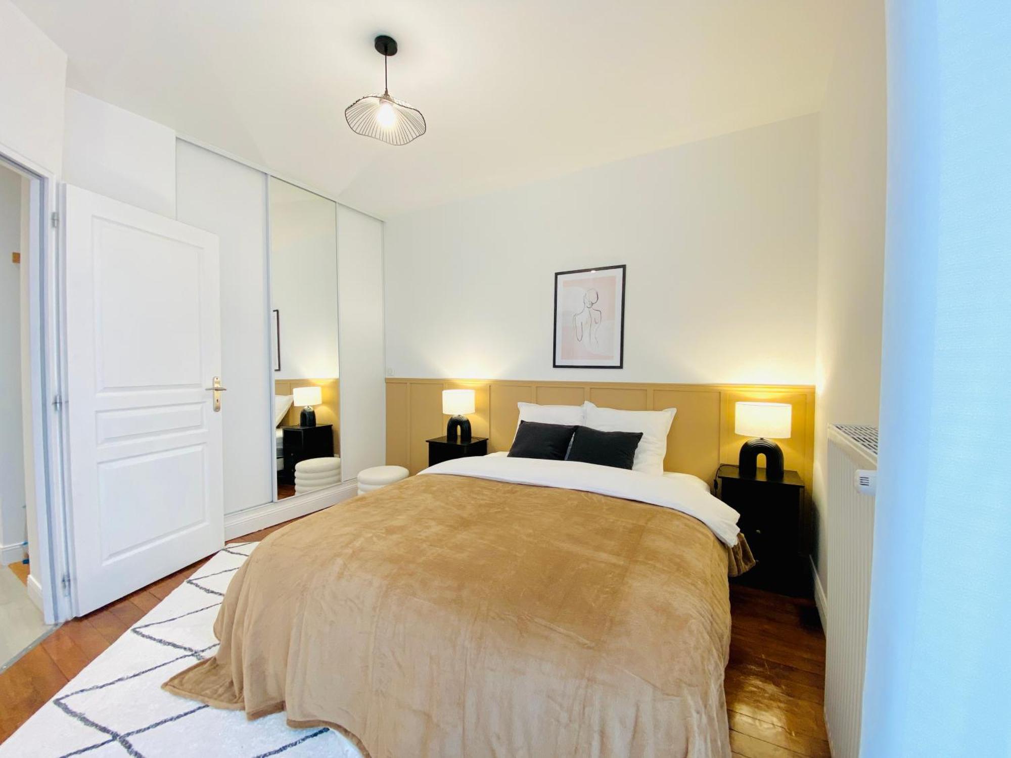 סנס Le Subtil - Best Keys - Elegance & Confort - 2 Chambres Separees - Lit Queen Size - Smart Tv Netflix - Entre Gare & Centre Ville - A 1H De Paris - Wifi Fibre - Check-In Autonome מראה חיצוני תמונה